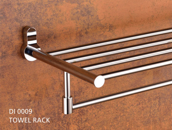 Daisy by Decor Brass Bath